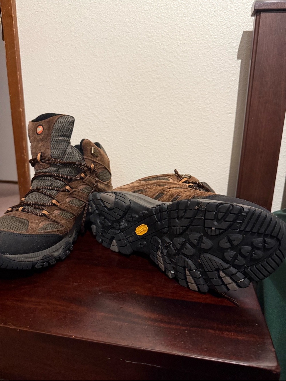 Men’s Merrell Hiking Boot - Picture 4 of 6